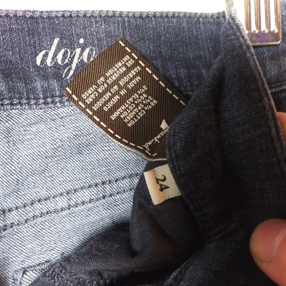 7 For All Mankind Dojo Flare Jeans Womens Size 24 Blue Denim Low Rise Seven - Picture 6 of 8